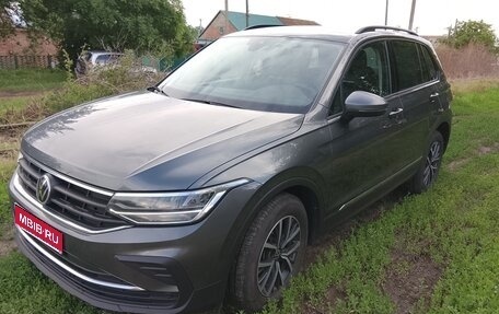 Volkswagen Tiguan II, 2021 год, 3 200 000 рублей, 1 фотография