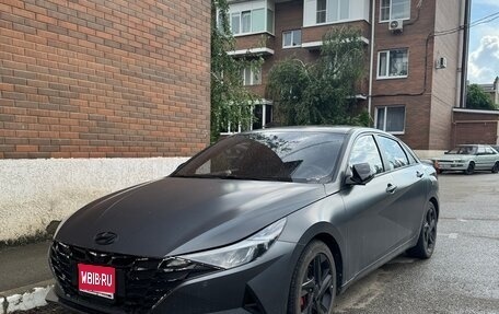 Hyundai Elantra, 2023 год, 2 300 000 рублей, 1 фотография