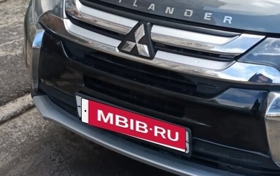 Mitsubishi Outlander III рестайлинг 3, 2018 год, 1 850 000 рублей, 1 фотография