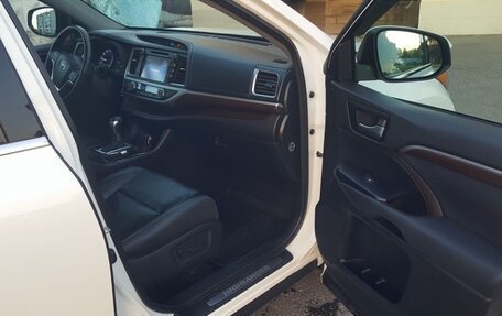 Toyota Highlander III, 2014 год, 2 990 000 рублей, 6 фотография