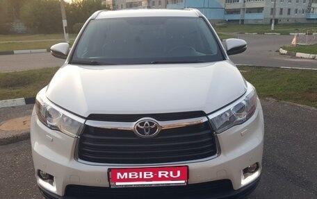 Toyota Highlander III, 2014 год, 2 990 000 рублей, 3 фотография