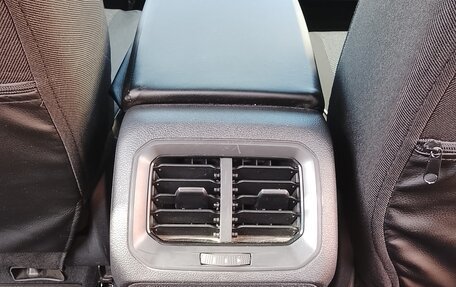 Volkswagen Tiguan II, 2021 год, 3 200 000 рублей, 13 фотография