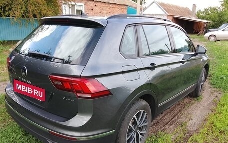Volkswagen Tiguan II, 2021 год, 3 200 000 рублей, 4 фотография