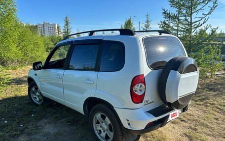 Chevrolet Niva I рестайлинг, 2011 год, 700 000 рублей, 4 фотография