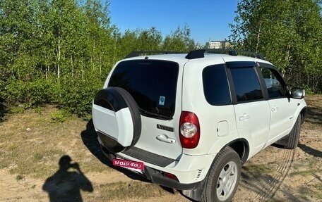 Chevrolet Niva I рестайлинг, 2011 год, 700 000 рублей, 3 фотография
