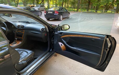 Mercedes-Benz CLK-Класс, 2003 год, 1 000 000 рублей, 17 фотография