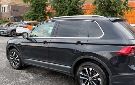 Volkswagen Tiguan II, 2019 год, 2 200 000 рублей, 4 фотография