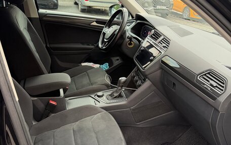 Volkswagen Tiguan II, 2019 год, 2 200 000 рублей, 11 фотография