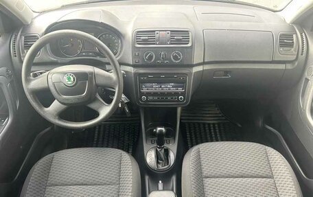 Skoda Fabia II, 2012 год, 800 000 рублей, 17 фотография