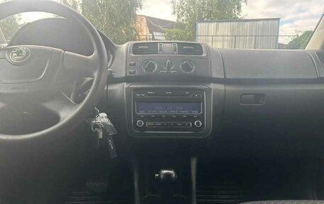 Skoda Fabia II, 2012 год, 800 000 рублей, 20 фотография