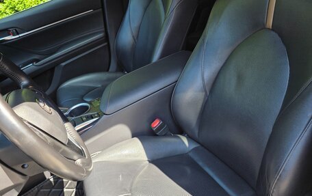 Toyota Camry, 2020 год, 3 015 000 рублей, 10 фотография
