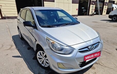 Hyundai Solaris II рестайлинг, 2012 год, 680 000 рублей, 2 фотография
