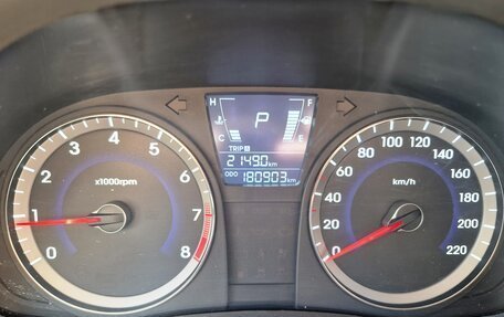 Hyundai Solaris II рестайлинг, 2012 год, 680 000 рублей, 21 фотография