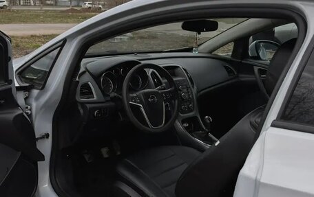 Opel Astra J, 2011 год, 800 000 рублей, 6 фотография