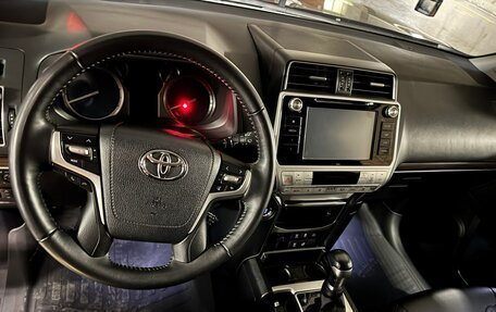 Toyota Land Cruiser Prado 150 рестайлинг 2, 2018 год, 5 300 000 рублей, 6 фотография