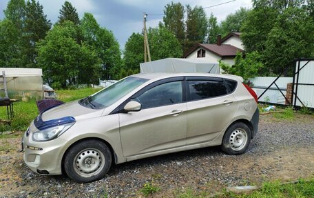Hyundai Solaris II рестайлинг, 2011 год, 750 000 рублей, 4 фотография
