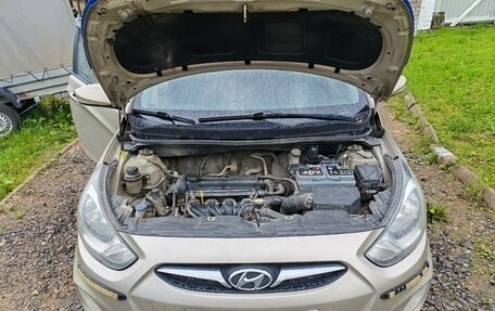 Hyundai Solaris II рестайлинг, 2011 год, 750 000 рублей, 7 фотография