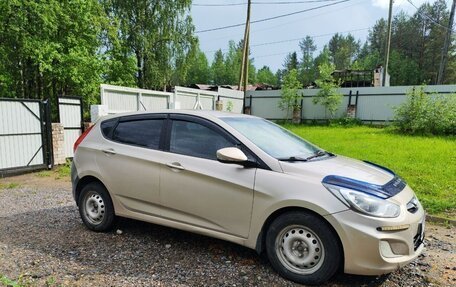 Hyundai Solaris II рестайлинг, 2011 год, 750 000 рублей, 14 фотография