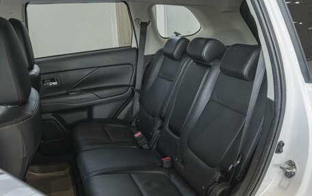 Mitsubishi Outlander III рестайлинг 3, 2017 год, 1 520 000 рублей, 12 фотография