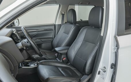 Mitsubishi Outlander III рестайлинг 3, 2017 год, 1 520 000 рублей, 13 фотография