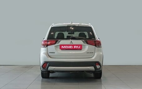 Mitsubishi Outlander III рестайлинг 3, 2017 год, 1 520 000 рублей, 4 фотография
