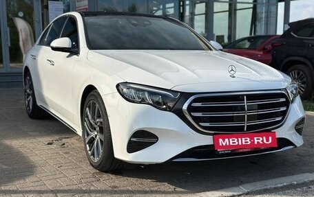 Mercedes-Benz E-Класс, 2024 год, 6 000 000 рублей, 4 фотография