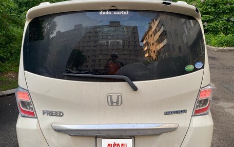 Honda Freed I, 2012 год, 1 050 000 рублей, 2 фотография