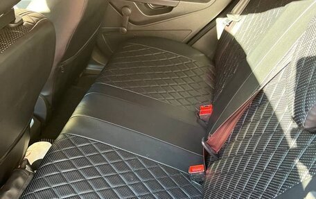 Ford Fiesta, 2015 год, 950 000 рублей, 5 фотография