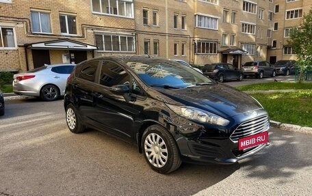 Ford Fiesta, 2015 год, 950 000 рублей, 2 фотография