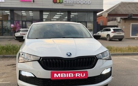 Skoda Rapid II, 2021 год, 900 000 рублей, 2 фотография