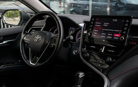 Toyota Camry, 2022 год, 3 340 000 рублей, 12 фотография