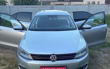 Volkswagen Jetta VI, 2013 год, 1 100 000 рублей, 1 фотография