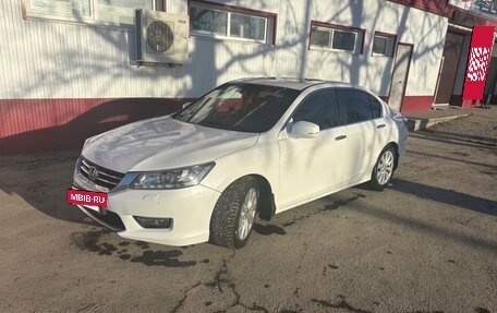 Honda Accord IX рестайлинг, 2013 год, 1 500 000 рублей, 20 фотография