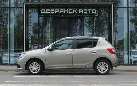 Renault Sandero II рестайлинг, 2015 год, 825 000 рублей, 2 фотография