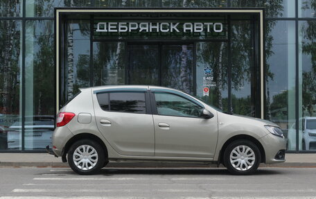 Renault Sandero II рестайлинг, 2015 год, 825 000 рублей, 4 фотография