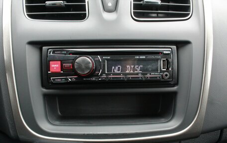 Renault Sandero II рестайлинг, 2015 год, 825 000 рублей, 14 фотография