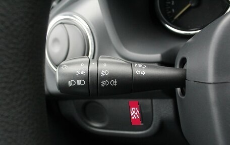 Renault Sandero II рестайлинг, 2015 год, 825 000 рублей, 12 фотография