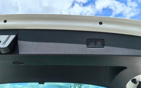 Volkswagen Tiguan II, 2018 год, 3 350 000 рублей, 36 фотография