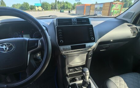 Toyota Land Cruiser Prado 150 рестайлинг 2, 2021 год, 6 100 000 рублей, 9 фотография