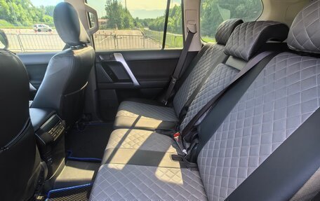 Toyota Land Cruiser Prado 150 рестайлинг 2, 2021 год, 6 100 000 рублей, 6 фотография