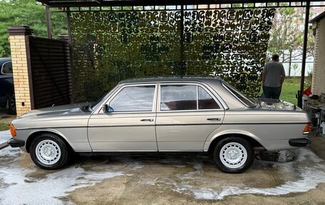 Mercedes-Benz W123, 1981 год, 625 000 рублей, 3 фотография