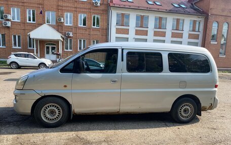 Hyundai H-1 II рестайлинг, 2005 год, 420 000 рублей, 2 фотография