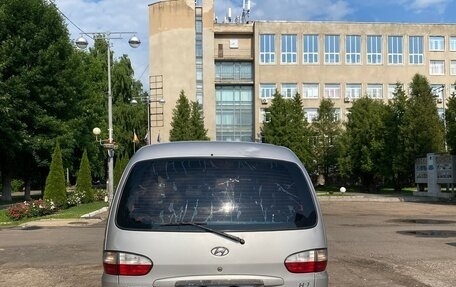 Hyundai H-1 II рестайлинг, 2005 год, 420 000 рублей, 4 фотография