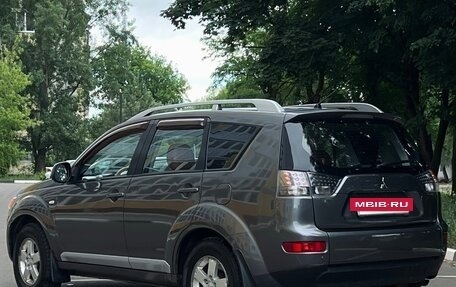 Mitsubishi Outlander III рестайлинг 3, 2007 год, 640 000 рублей, 4 фотография