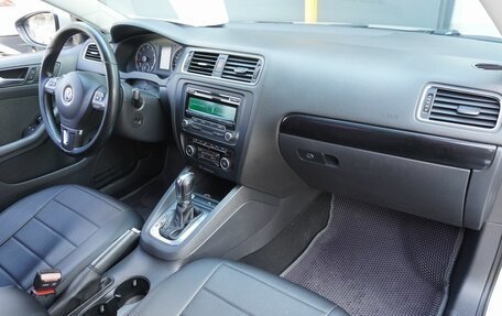 Volkswagen Jetta VI, 2012 год, 950 000 рублей, 10 фотография