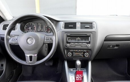 Volkswagen Jetta VI, 2012 год, 950 000 рублей, 13 фотография