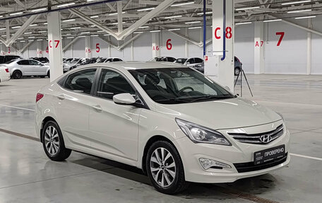 Hyundai Solaris II рестайлинг, 2015 год, 865 000 рублей, 3 фотография