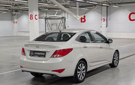 Hyundai Solaris II рестайлинг, 2015 год, 865 000 рублей, 5 фотография