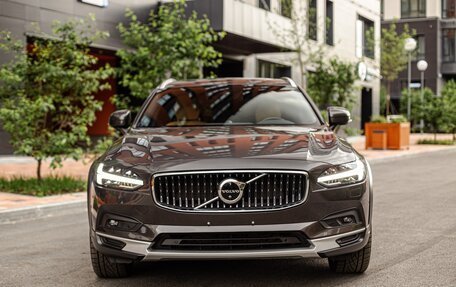 Volvo V90 Cross Country I рестайлинг, 2021 год, 6 500 000 рублей, 4 фотография
