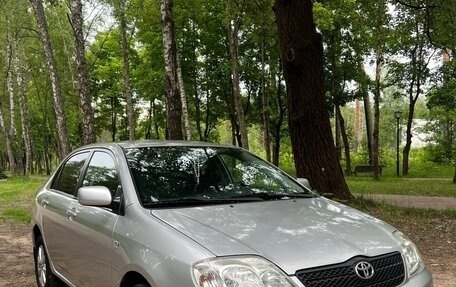 Toyota Corolla, 2004 год, 570 000 рублей, 2 фотография